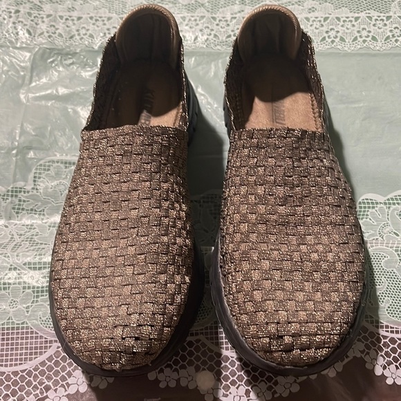 KHOMBU Womens Sneakers Very Light Weight And Comfy Sz 8 - Picture 2 of 9